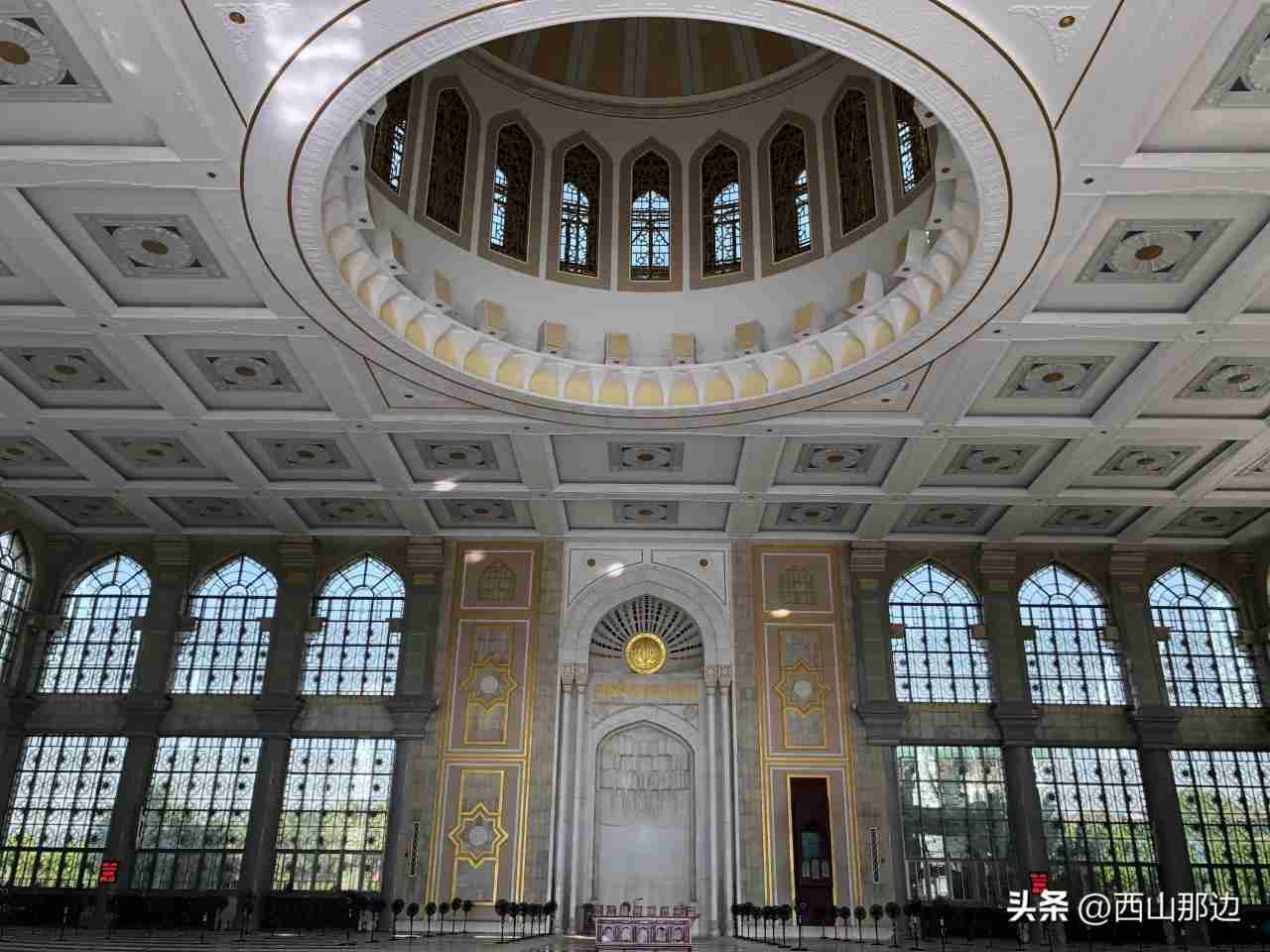 参访沙甸大清真寺，领略伊斯兰教建筑风格