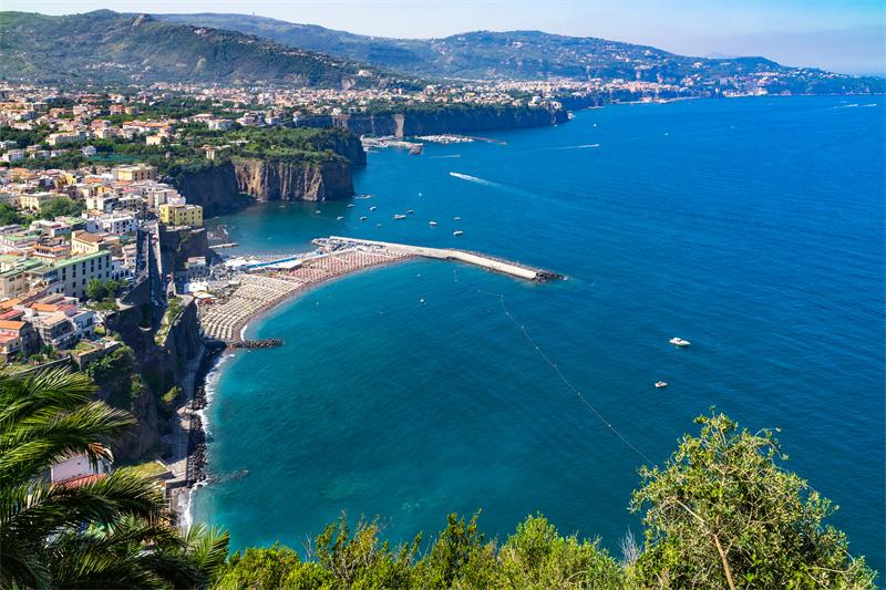 意大利之珠-索伦托：美食、海洋与文化的仙境