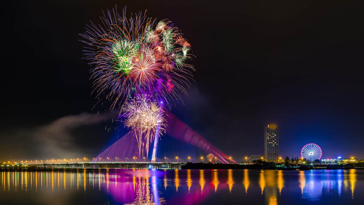 2024 年岘港烟花节：炽热的光与文化交响曲