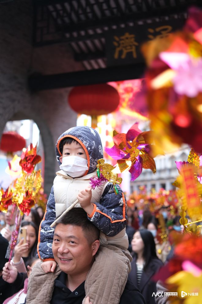 专属于佛山人的浪漫！万人相约通济桥