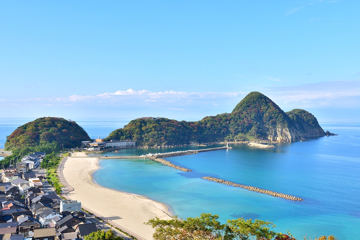 Takeno Beach and Nekozaki Peninsula