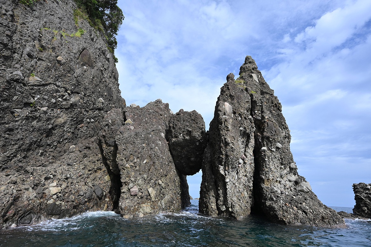 Hasakari Rock