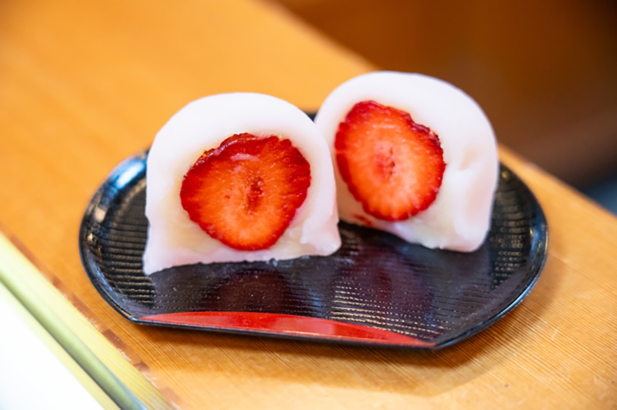 Tokusen Strawberry Daifuku