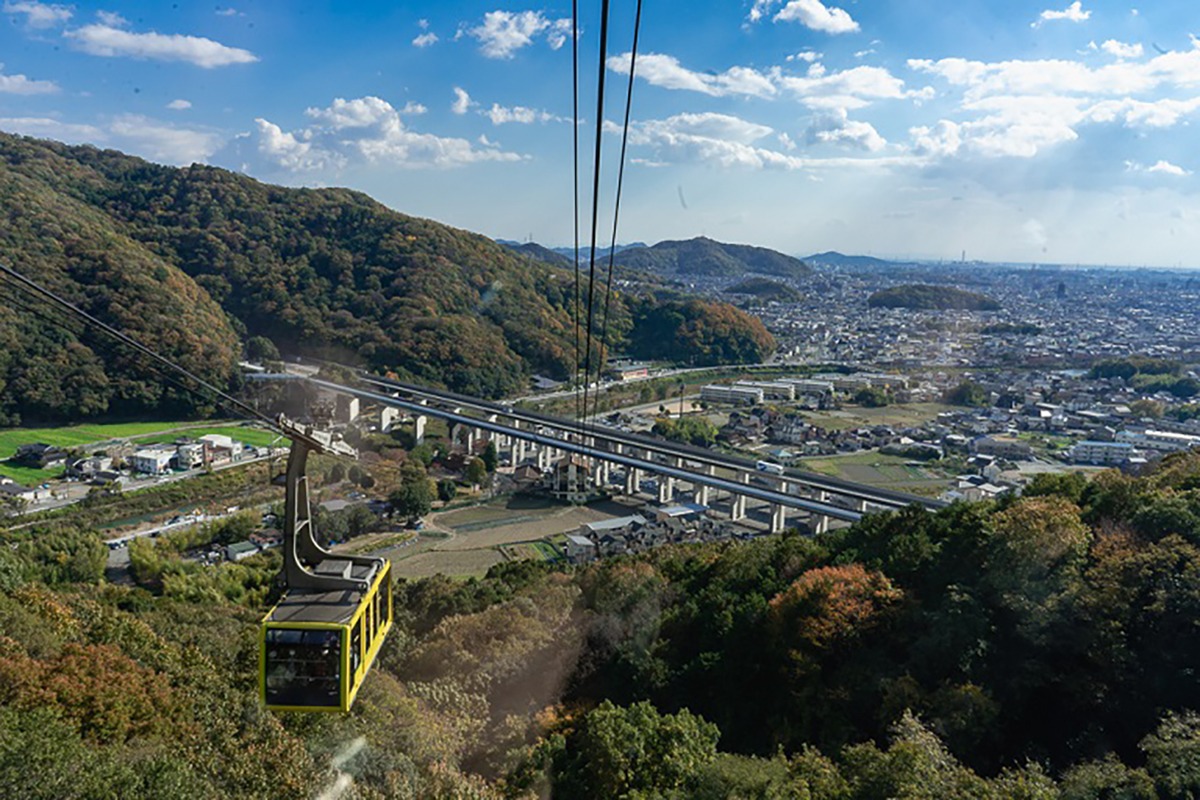 The ropeway from the foot of Mount Shosha