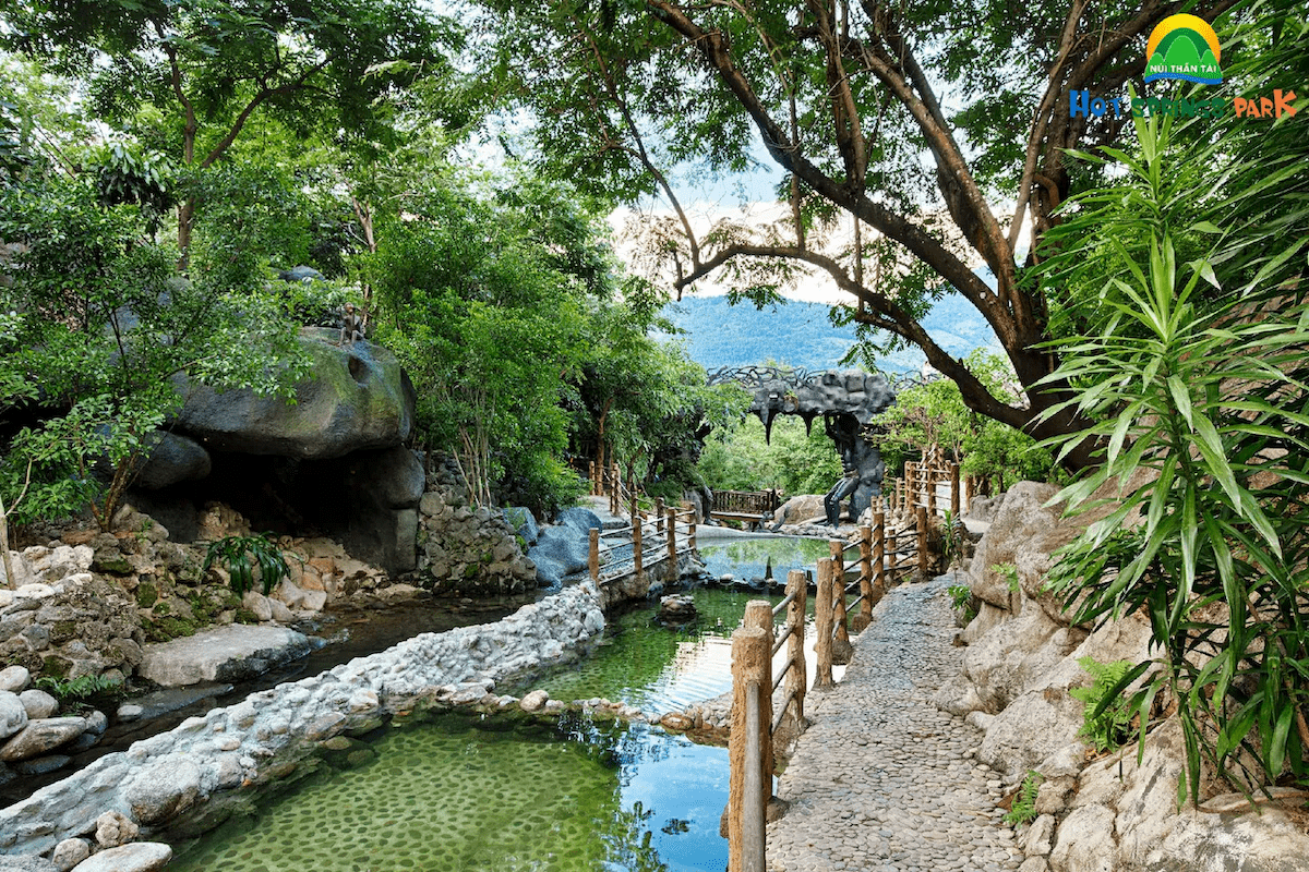 岘港探险-温泉公园