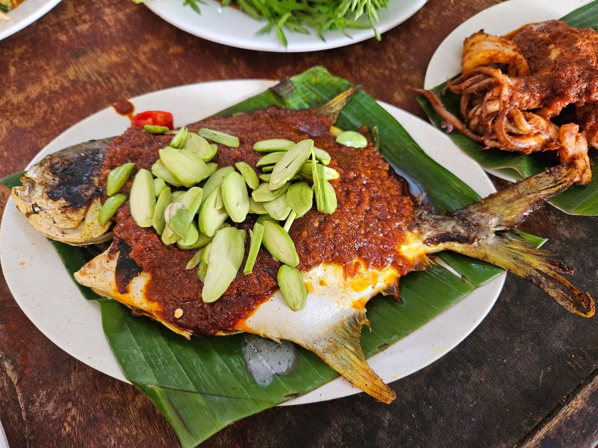 Ikan Bakar - 烤鱼