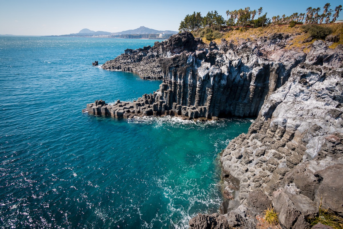 中门大浦海岸和朱砂崖