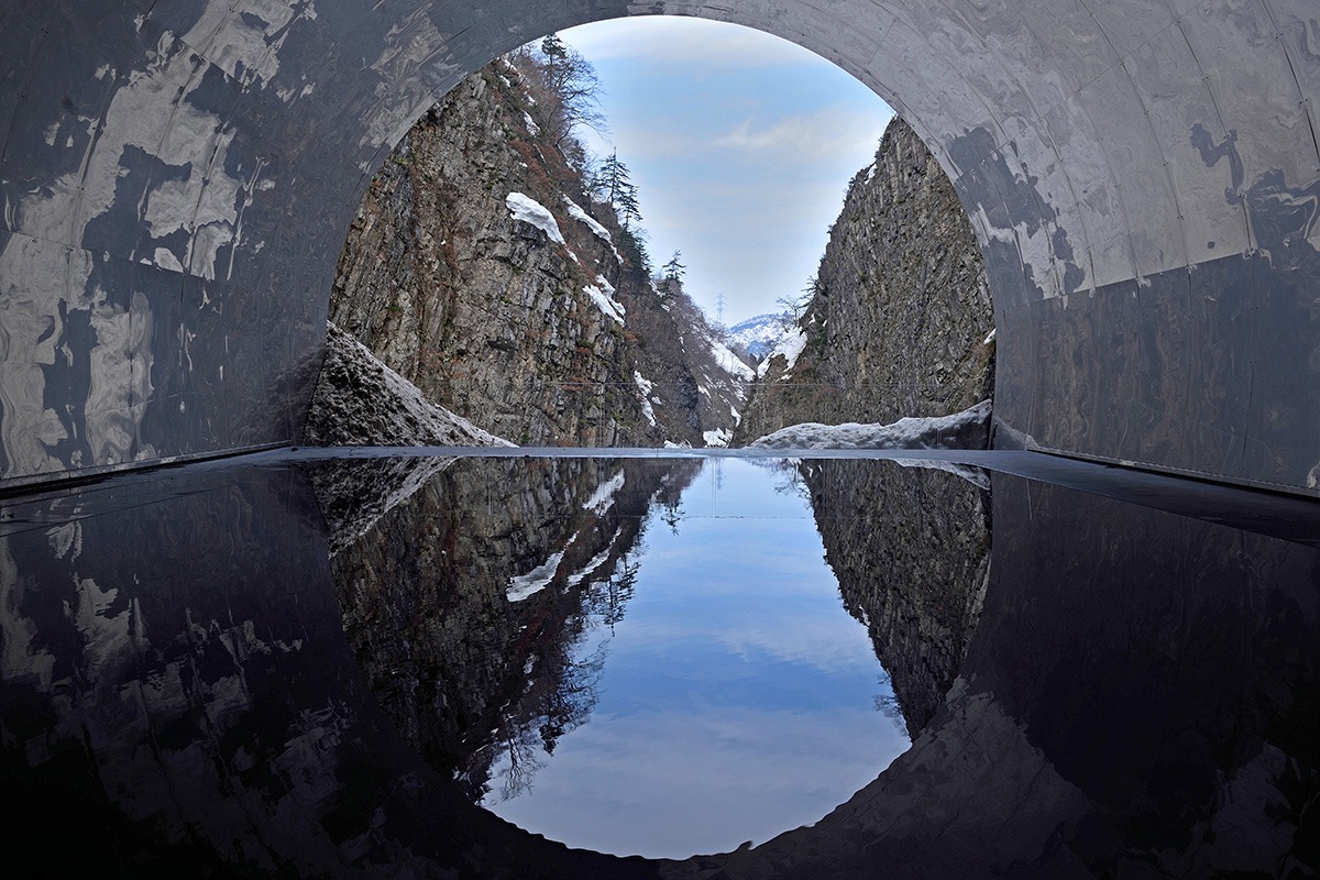 Tohoku sightseeing-Kiyotsu Gorge Tunnel in Niigata Prefecture