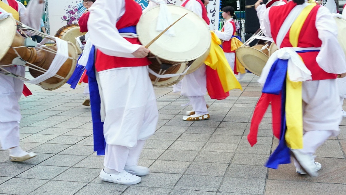 中秋节期间的韩国民俗音乐节