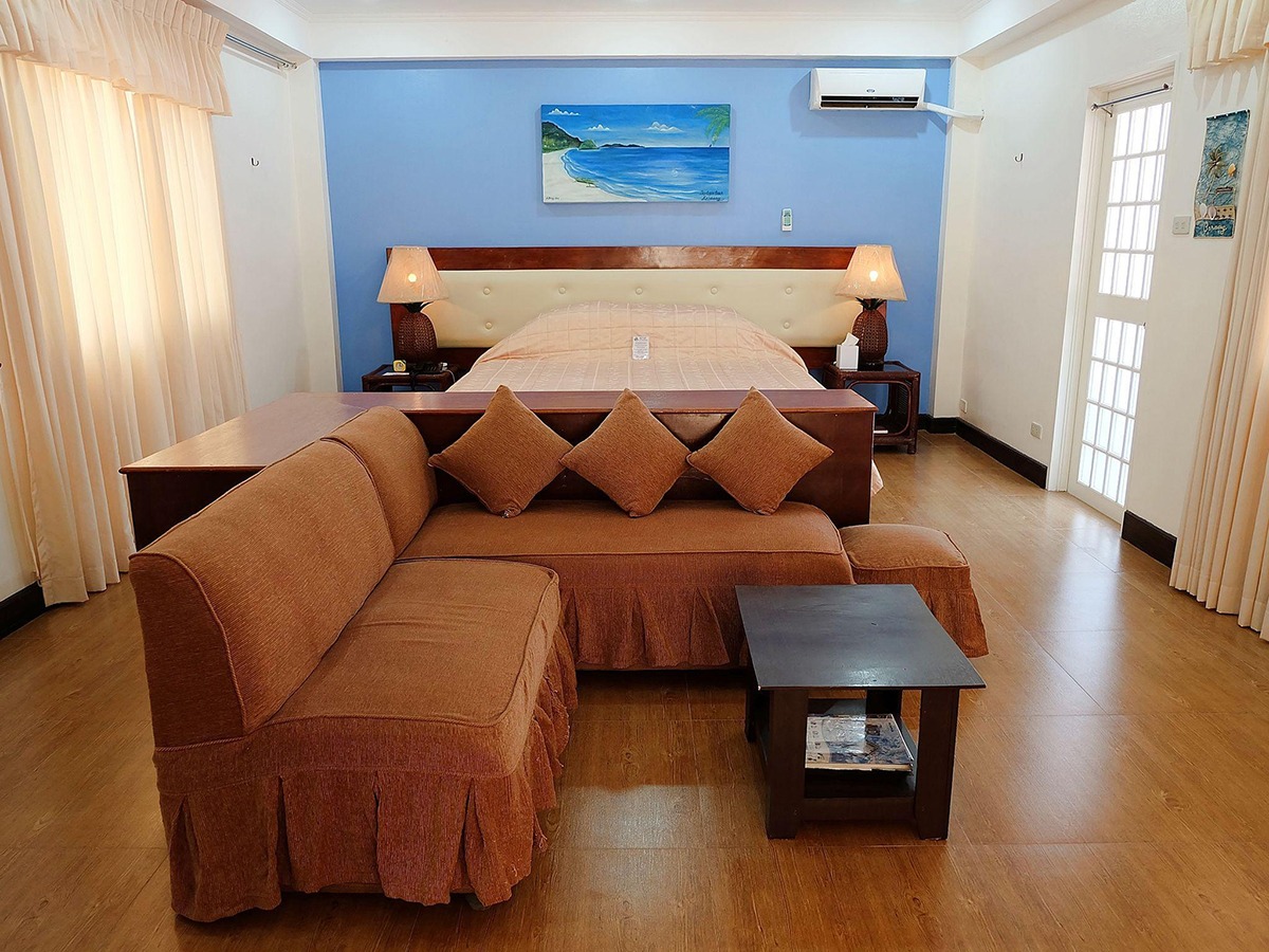 Surfside Boracay Resort& Spa