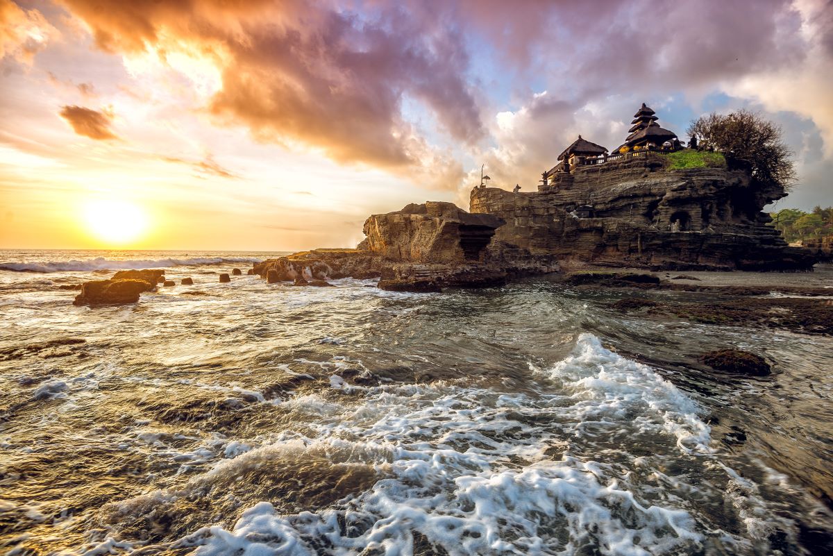 巴厘岛塔那洛寺